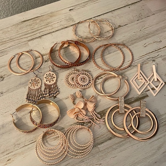 Jewelry - Whole Lot of Rose Gold Tone Fashion Earrings.
